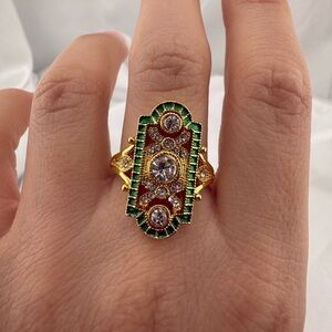 Elegant Gold and Green Statement Ring